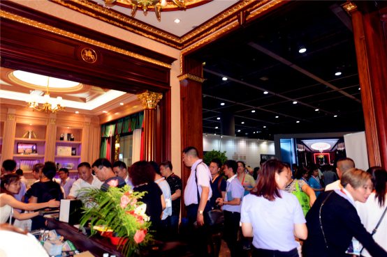 相約名家具展 “木斯特之夜”東莞定制家居協會表彰慶典圓滿舉行